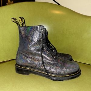 DR. MARTEN CRACKLE BOOTS